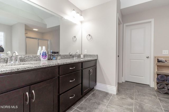 5866 Walnut Springs Boulevard, Sylvania, OH 43560