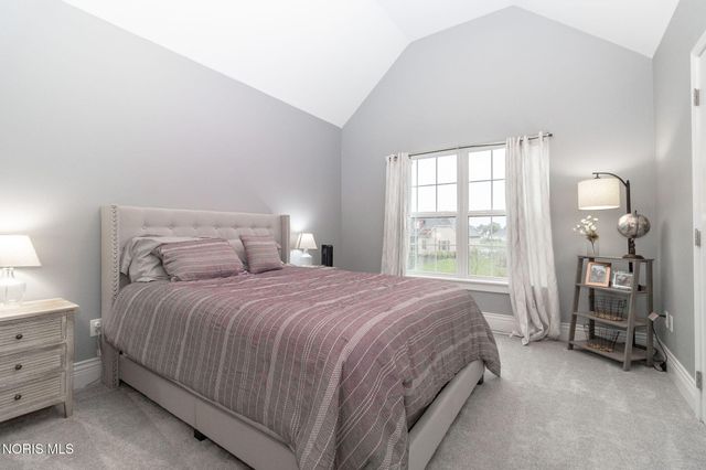 5866 Walnut Springs Boulevard, Sylvania, OH 43560