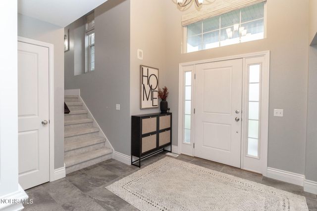 5866 Walnut Springs Boulevard, Sylvania, OH 43560