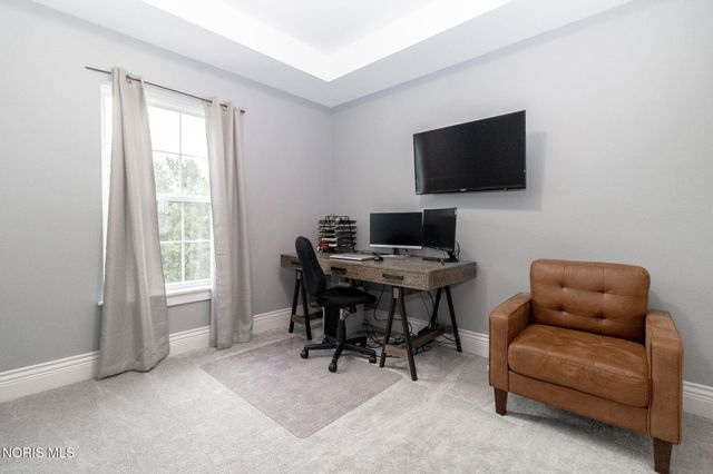 5866 Walnut Springs Boulevard, Sylvania, OH 43560