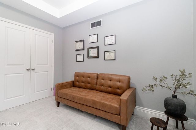 5866 Walnut Springs Boulevard, Sylvania, OH 43560
