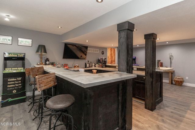 5866 Walnut Springs Boulevard, Sylvania, OH 43560