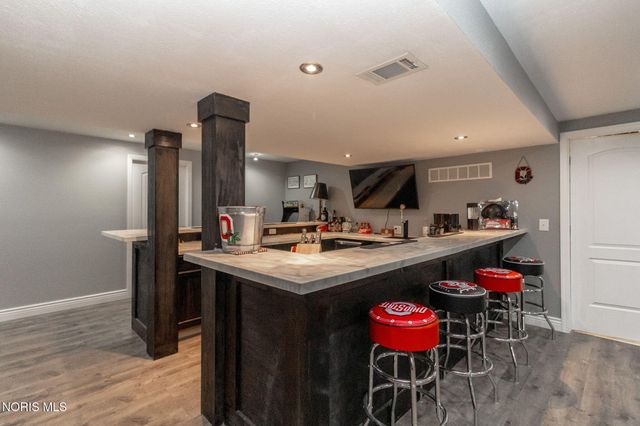 5866 Walnut Springs Boulevard, Sylvania, OH 43560