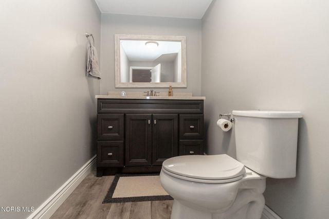 5866 Walnut Springs Boulevard, Sylvania, OH 43560