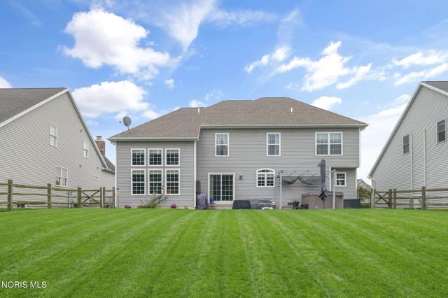 5866 Walnut Springs Boulevard, Sylvania, OH 43560