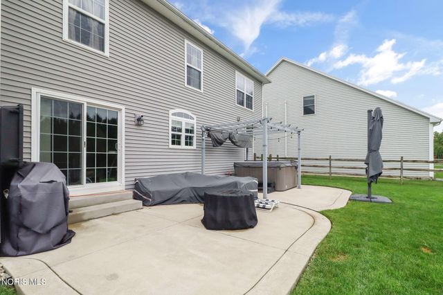 5866 Walnut Springs Boulevard, Sylvania, OH 43560