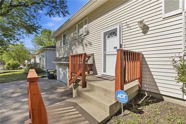 305 S Franklin Street, Spring Hill, KS 66083