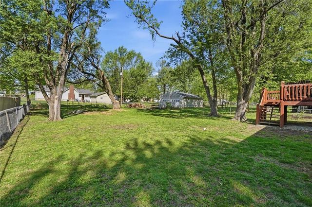 305 S Franklin Street, Spring Hill, KS 66083