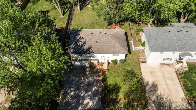 305 S Franklin Street, Spring Hill, KS 66083