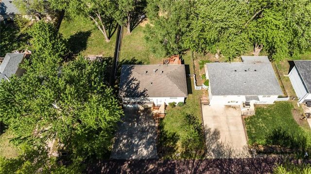 305 S Franklin Street, Spring Hill, KS 66083