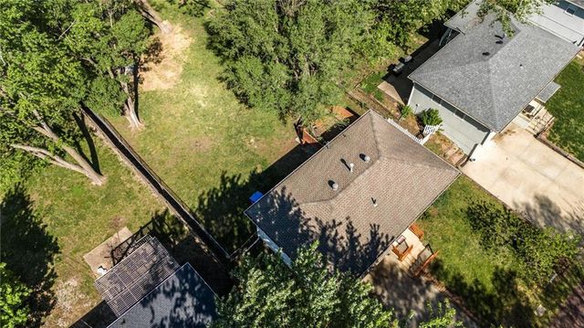305 S Franklin Street, Spring Hill, KS 66083