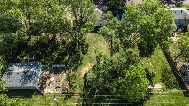 305 S Franklin Street, Spring Hill, KS 66083