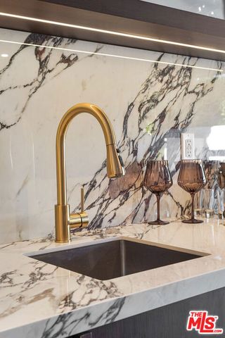 11642 Hartsook Street, Valley Village, CA 91601