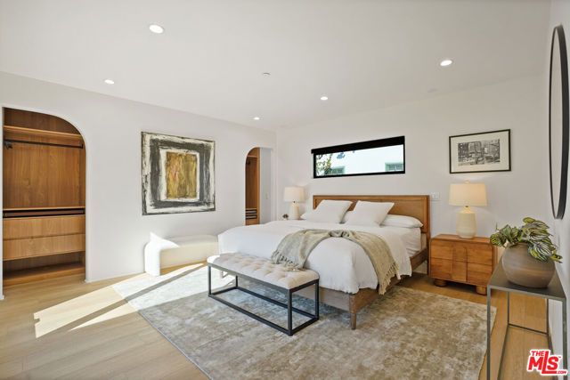 11642 Hartsook Street, Valley Village, CA 91601