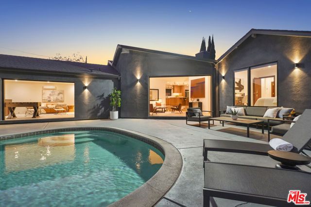 11642 Hartsook Street, Valley Village, CA 91601