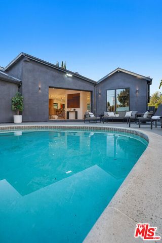 11642 Hartsook Street, Valley Village, CA 91601