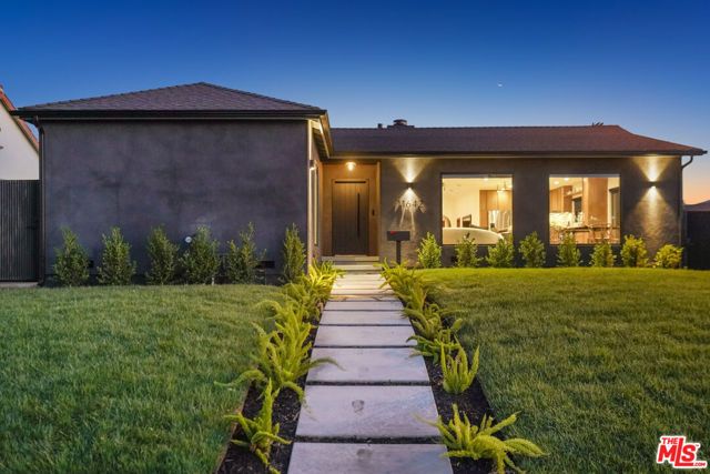 11642 Hartsook Street, Valley Village, CA 91601