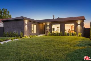 11642 Hartsook Street, Valley Village, CA 91601