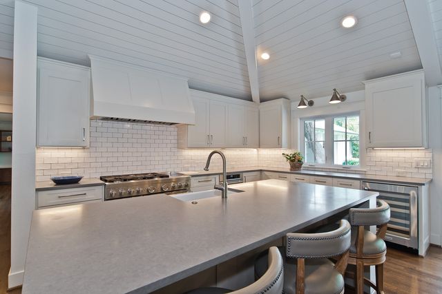 5933 Williamstown Road, Dallas, TX 75230