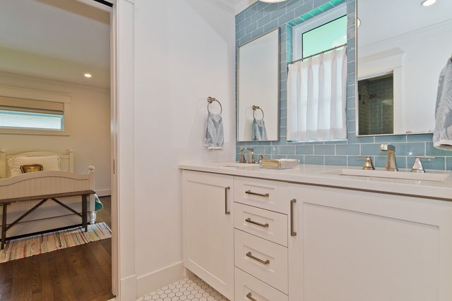 5933 Williamstown Road, Dallas, TX 75230