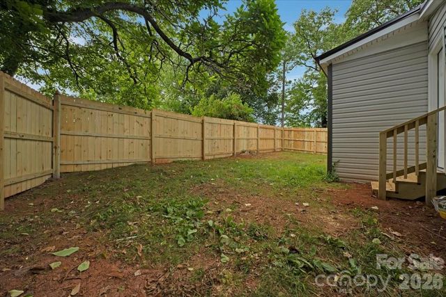304 S Derby Avenue, Newton, NC 28658