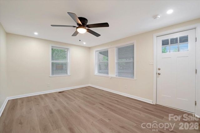 304 S Derby Avenue, Newton, NC 28658