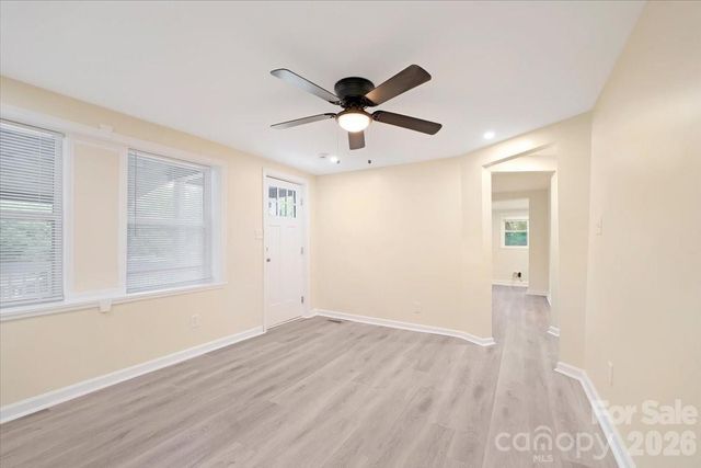 304 S Derby Avenue, Newton, NC 28658