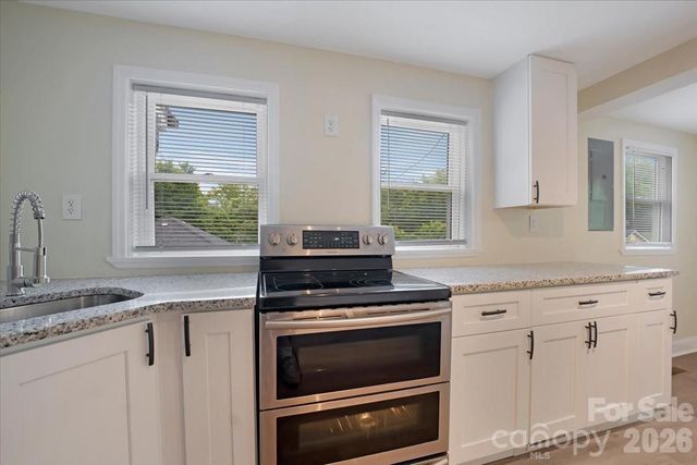 304 S Derby Avenue, Newton, NC 28658