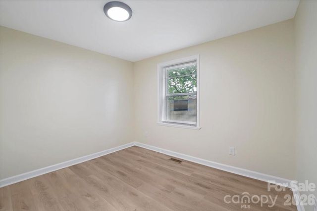 304 S Derby Avenue, Newton, NC 28658