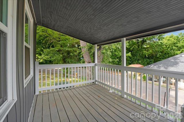 304 S Derby Avenue, Newton, NC 28658