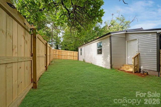 304 S Derby Avenue, Newton, NC 28658