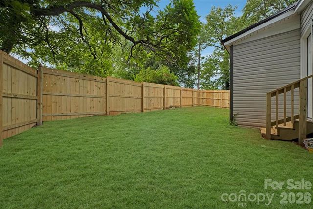304 S Derby Avenue, Newton, NC 28658
