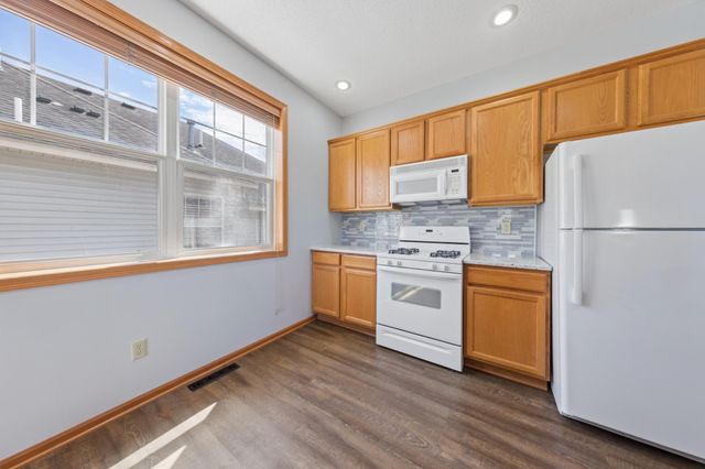 15130 Dutchman Way, Apple Valley, MN 55124