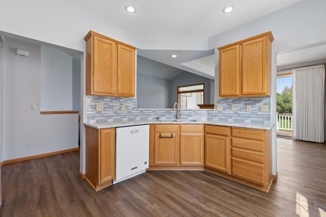 15130 Dutchman Way, Apple Valley, MN 55124