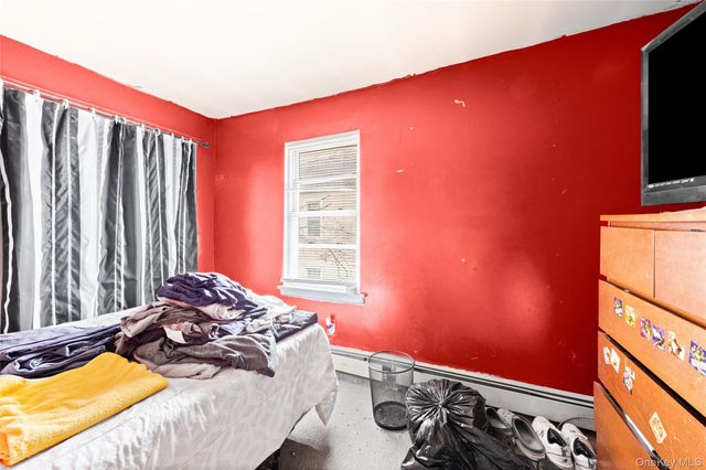 34 Mervin Street, Inwood, NY 11096