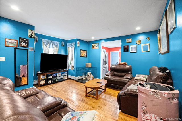 34 Mervin Street, Inwood, NY 11096