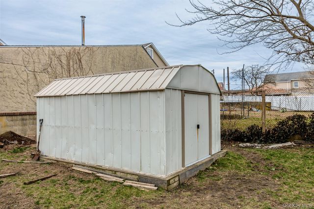 34 Mervin Street, Inwood, NY 11096