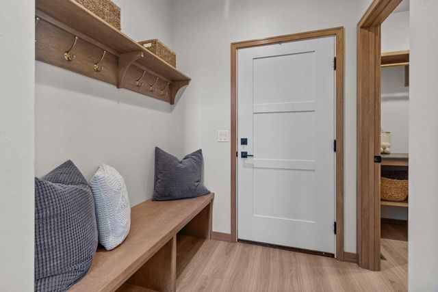 2514 BEASLE COURT, De Pere, WI 54115