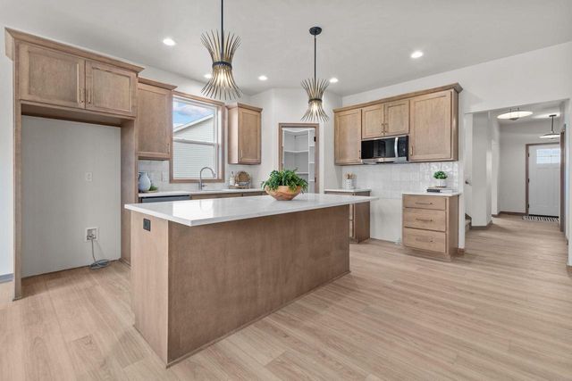 2514 BEASLE COURT, De Pere, WI 54115