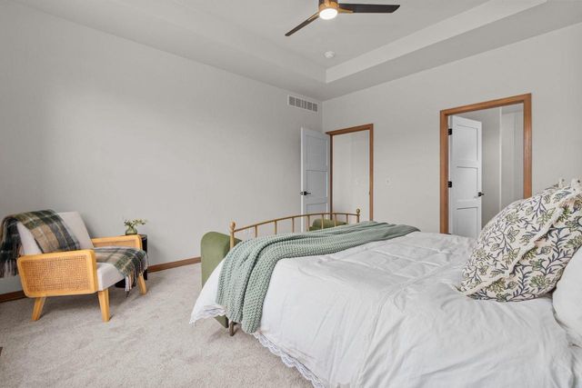 2514 BEASLE COURT, De Pere, WI 54115