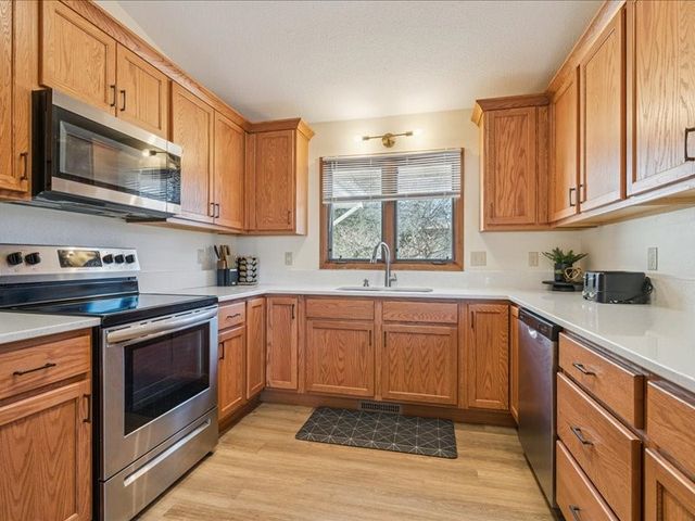 2355 Jessup Circle, Iowa City, IA 52246