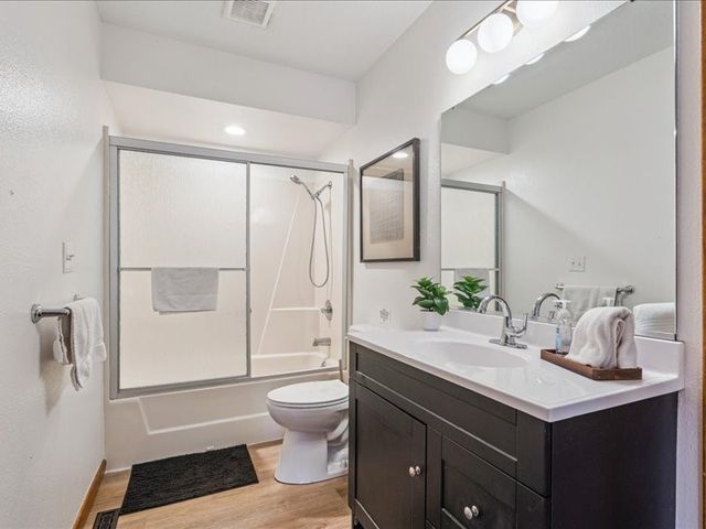 2355 Jessup Circle, Iowa City, IA 52246