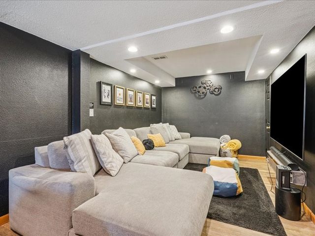 2355 Jessup Circle, Iowa City, IA 52246