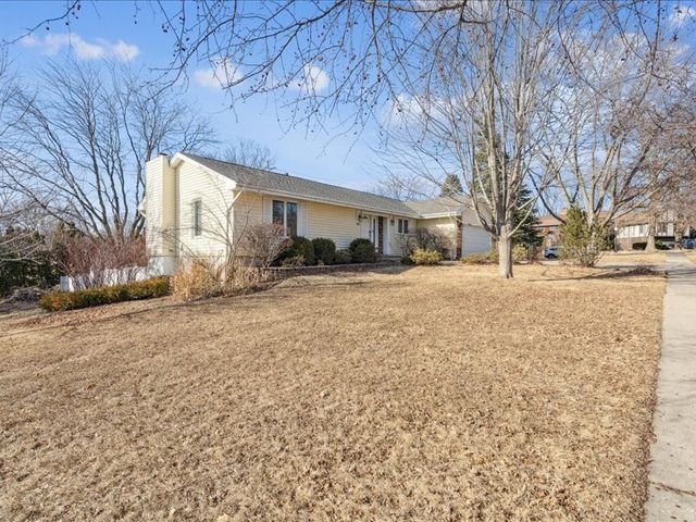 2355 Jessup Circle, Iowa City, IA 52246