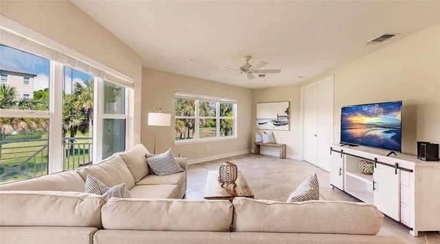 7840 34TH AVENUE W 102, Bradenton, FL 34209