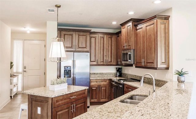 7840 34TH AVENUE W 102, Bradenton, FL 34209