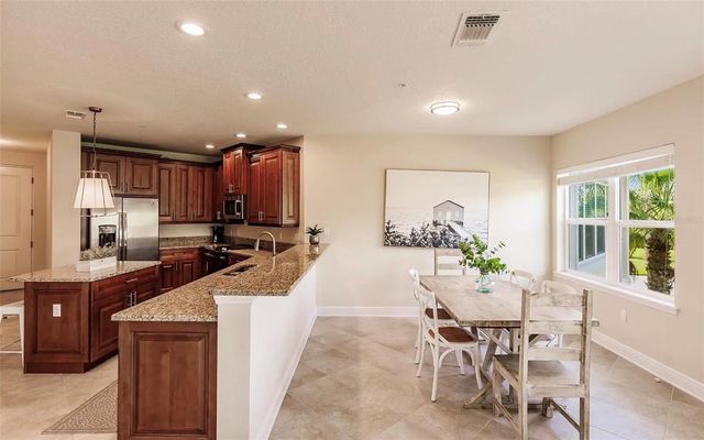 7840 34TH AVENUE W 102, Bradenton, FL 34209