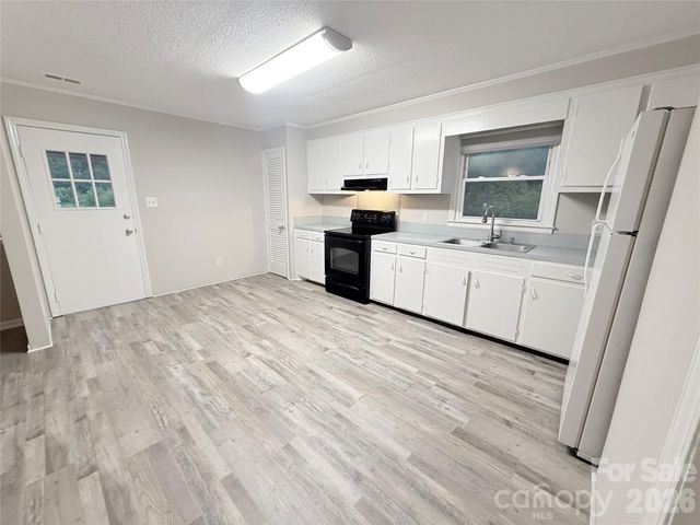5221 Roy Ballard Street, Denver, NC 28037