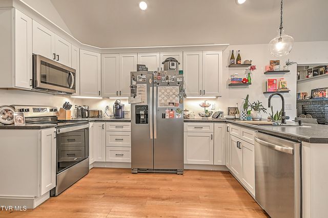 1617 Woodside Drive, Kingsport, TN 37664