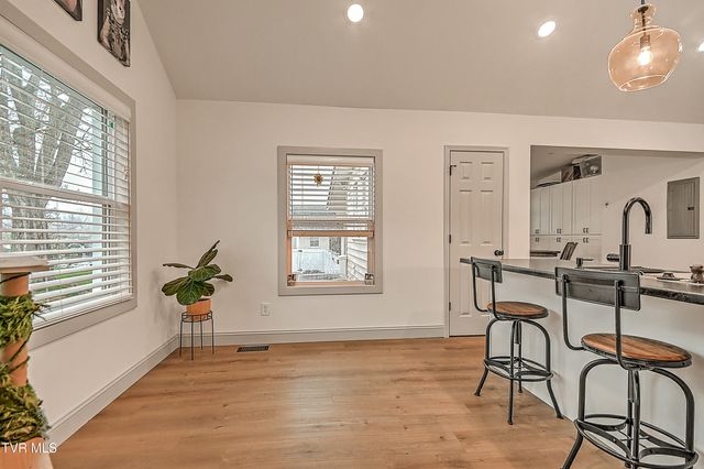 1617 Woodside Drive, Kingsport, TN 37664